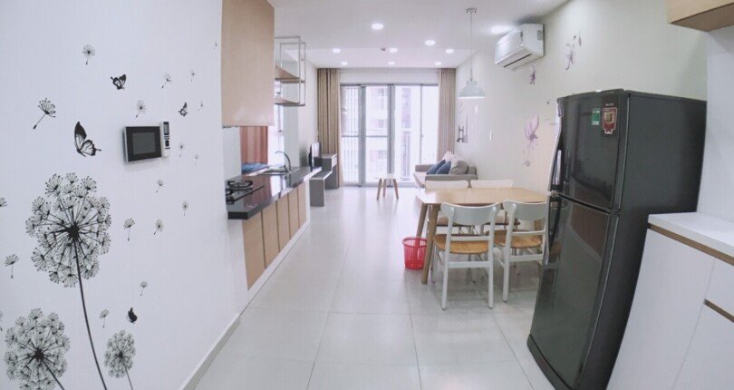 phong khach can ho can ban gap 5 810x430 - Bán căn hộ 02pn , chung cư Scenic Vallley 1, giá 6.6 tỷ, đầy đủ nội thất, view nội khu , không ồn.