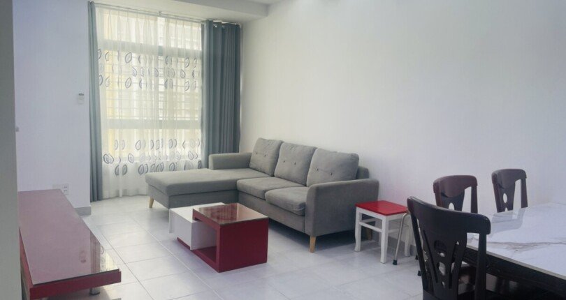 phong khach can ho cho thue 810x430 - Cho thuê căn góc, 91m2, chung cư Sky Garden 1, 03pn, giá 17tr/tháng, nội thất đầy đủ.