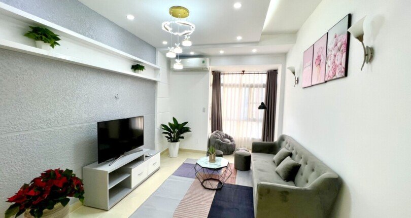 phong khach trong can ho can ban sky garden 2 3 1 810x430 - Bán căn hộ chung cư Sky Garden 2, nhà đẹp, 71m2, giá 4.860 tỷ, 02pn, đầy đủ nội thất.