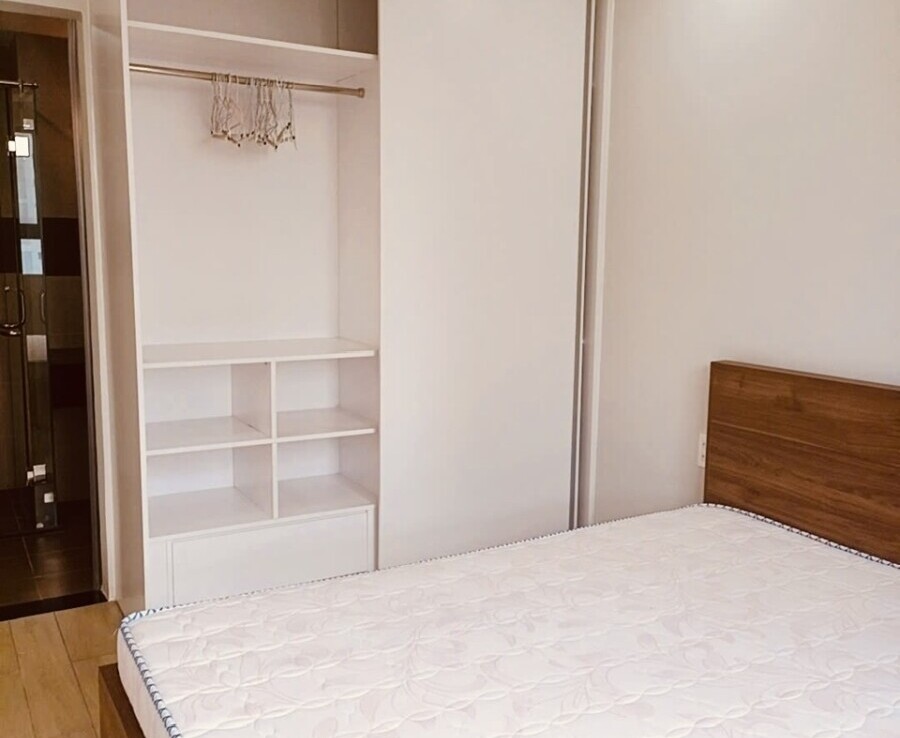 phong ngu can ho ban 29 900x738 - Cho thuê căn hộ chung cư Scenic Valley 2, 02pn, giá 20tr/tháng, nội thất đầy đủ.