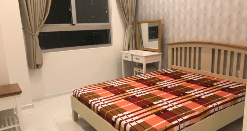 phong ngu can ho ban 38 810x430 - Bán căn hộ 82m2, chung cư Scenic Valley 2, 02pn, giá 7.6 tỷ, nhà đang có hợp đồng thuê.