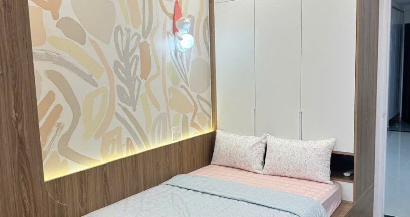phong ngu can ho ban 810x430 - Nhà đẹp cần bán, căn hộ chung cư Scenic Valley 1, diện tích 117m2, 03pn, nội thất mới hoàn toàn, giá 11 tỷ.