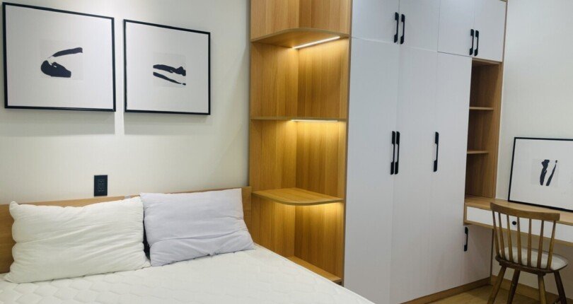 phong ngu can ho can ban 1 810x430 - Bán căn hộ chung cư Grand View, 118m2, 03pn, giá 11,2 tỷ, nội thất đầy đủ, nhà đang có hợp đồng thuê.