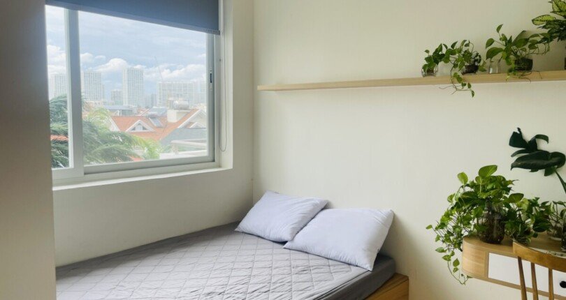 phong ngu can ho can ban gap 1 810x430 - Bán căn hộ chung cư Grand View, 118m2, 03pn, giá 11,2 tỷ, nội thất đầy đủ, nhà đang có hợp đồng thuê.