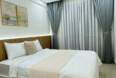 phong ngu can ho can ban gap 6 385x258 - Bán căn hộ 133m2, chung cư Scenic Valley 1, 03pn, giá 14.2 tỷ + 12m ô đậu xe ô tô, nhà đang trống.