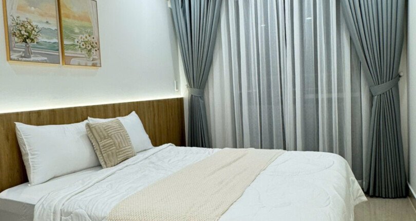 phong ngu can ho can ban gap 6 810x430 - Bán căn hộ 133m2, chung cư Scenic Valley 1, 03pn, giá 14.2 tỷ + 12m ô đậu xe ô tô, nhà đang trống.