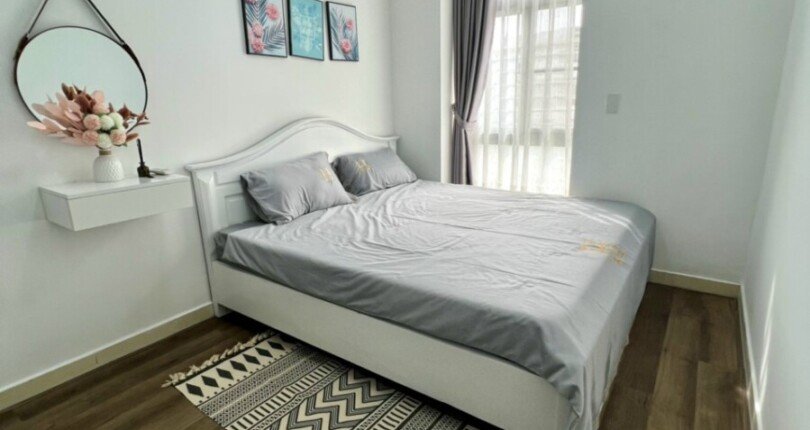 phong ngu chinh trong can ho can ban sky garden 2 2 4 810x430 - Bán căn hộ chung cư Sky Garden 2, nhà đẹp, 71m2, giá 4.860 tỷ, 02pn, đầy đủ nội thất.