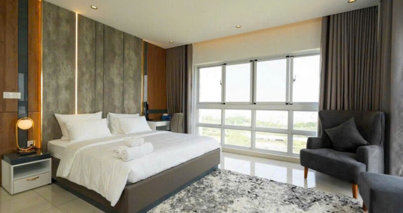 phong ngu hoan thien day du noi that 810x430 - Giá cho thuê căn hộ 3pn tòa M chung cư Happy Valley phường Tân Hưng T11/2025