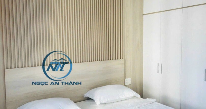 phong ngu thu 2 2 810x430 - Giá mua bán căn hộ 2pn tòa B chung cư Saigon South Residences T12/2025