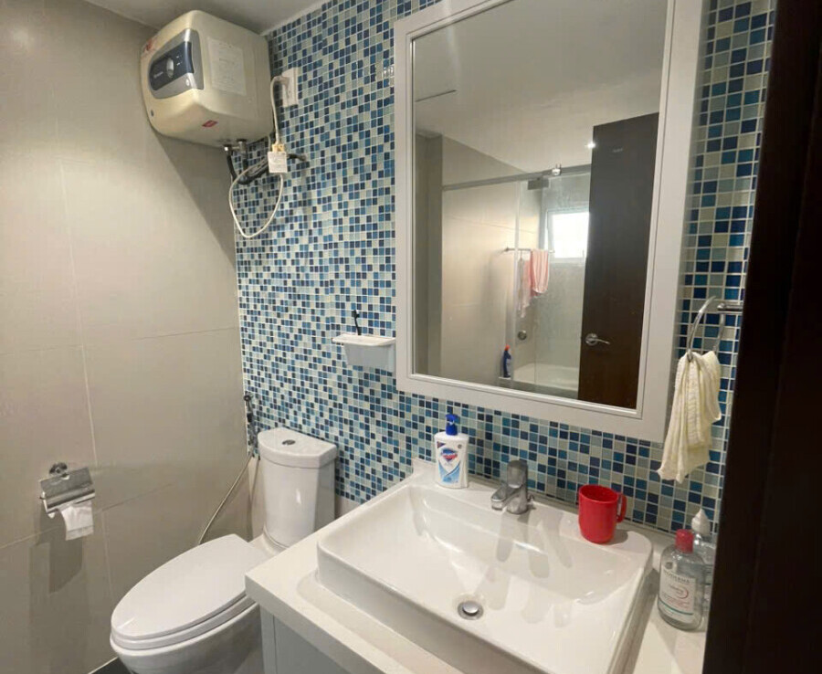 tollet can ho ban 10 900x738 - Bán căn hộ chung cư Grand View, 118m2, view sông , 03pn, giá 12,5 tỷ, nhà đang có hợp đồng thuê ổn định.