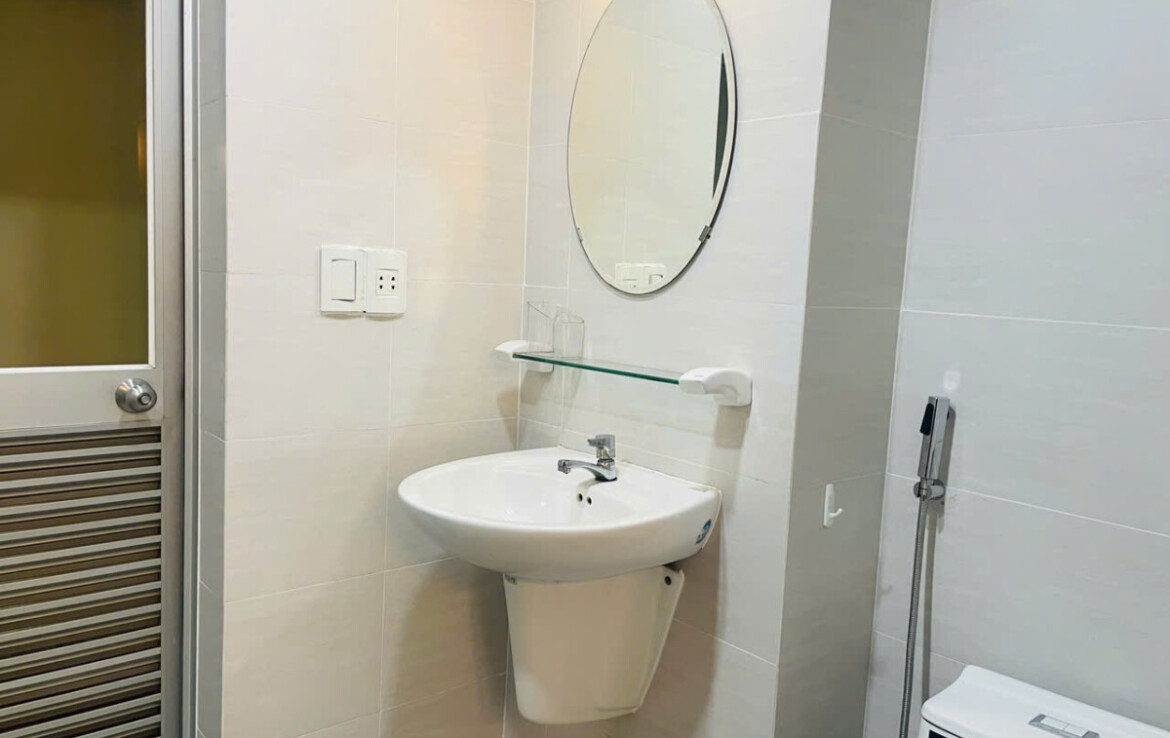 tollet can ho ban 1170x738 - Bán căn hộ 71m2, chung cư Sky Garden 2, giá 4.750 tỷ, nhà đang có hợp đồng thuê 15tr/tháng.