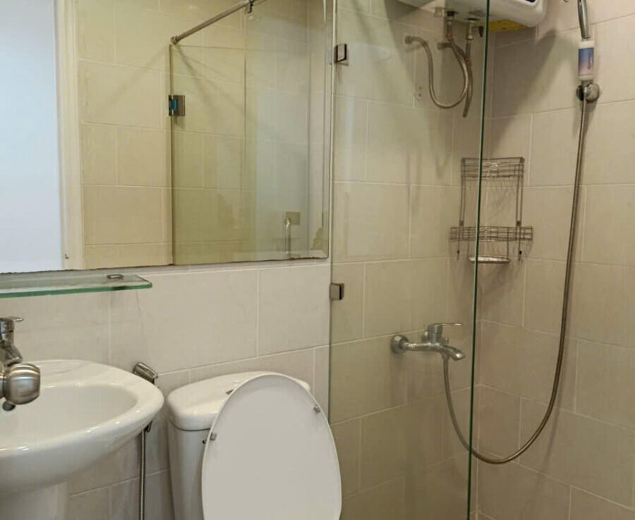tollet can ho ban 15 900x738 - Cho thuê căn hộ chung cư Sky Garden 3, 02pn, giá 16tr/tháng, nội thất đầy đủ, xem nhà dễ.