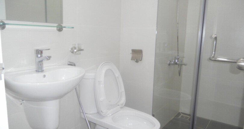 tollet can ho cho thue 4 810x430 - Cho thuê căn hộ 80m2, 02pn, chung cư Scenic Valley 1, giá 20tr/tháng, nội thất đầy đủ.
