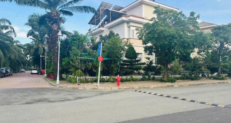 vi tri nha biet thu ban goc 3 mat duong noi khu 810x430 - Giá mua bán nhà Biệt thự nguyên căn góc 3 mặt đường Nội khu Chateau phường Tân Mỹ T11/2025