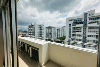 view-ban-cong-phong-khach