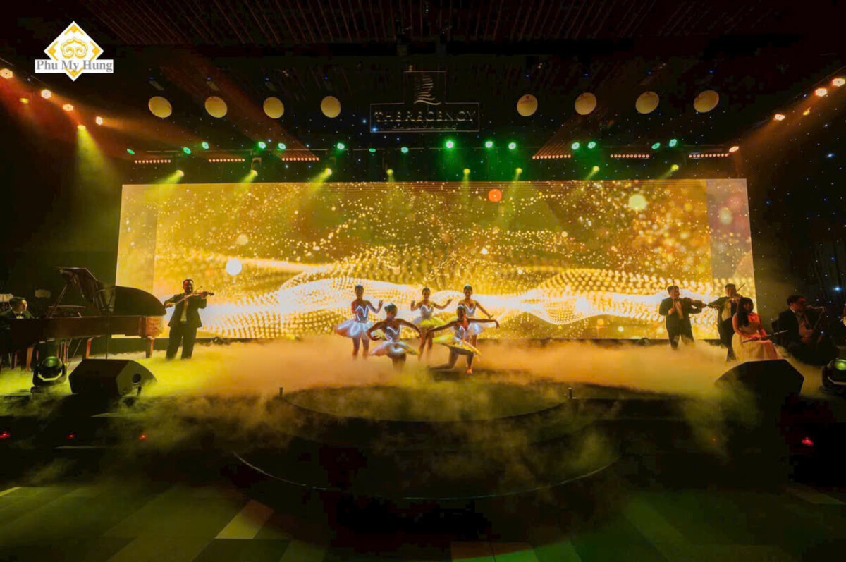 z7207126550774 edd4c38676cf6af0d8c97b8679f422f2 - The Regency - Khoảnh khắc " Vi&ecirc;n ngọc trai đen" tỏa s&aacute;ng