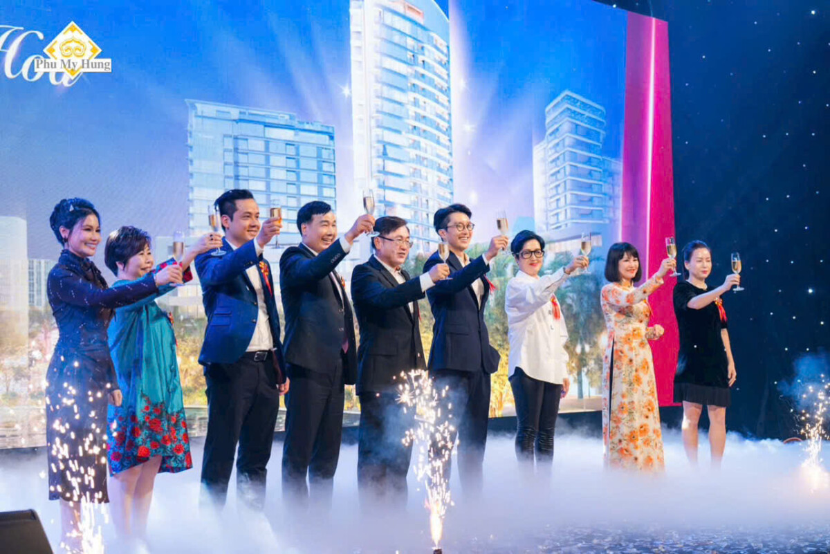 z7207126559111 a9f4174d07b20c2f2645e15295d70535 - The Regency - Khoảnh khắc " Vi&ecirc;n ngọc trai đen" tỏa s&aacute;ng