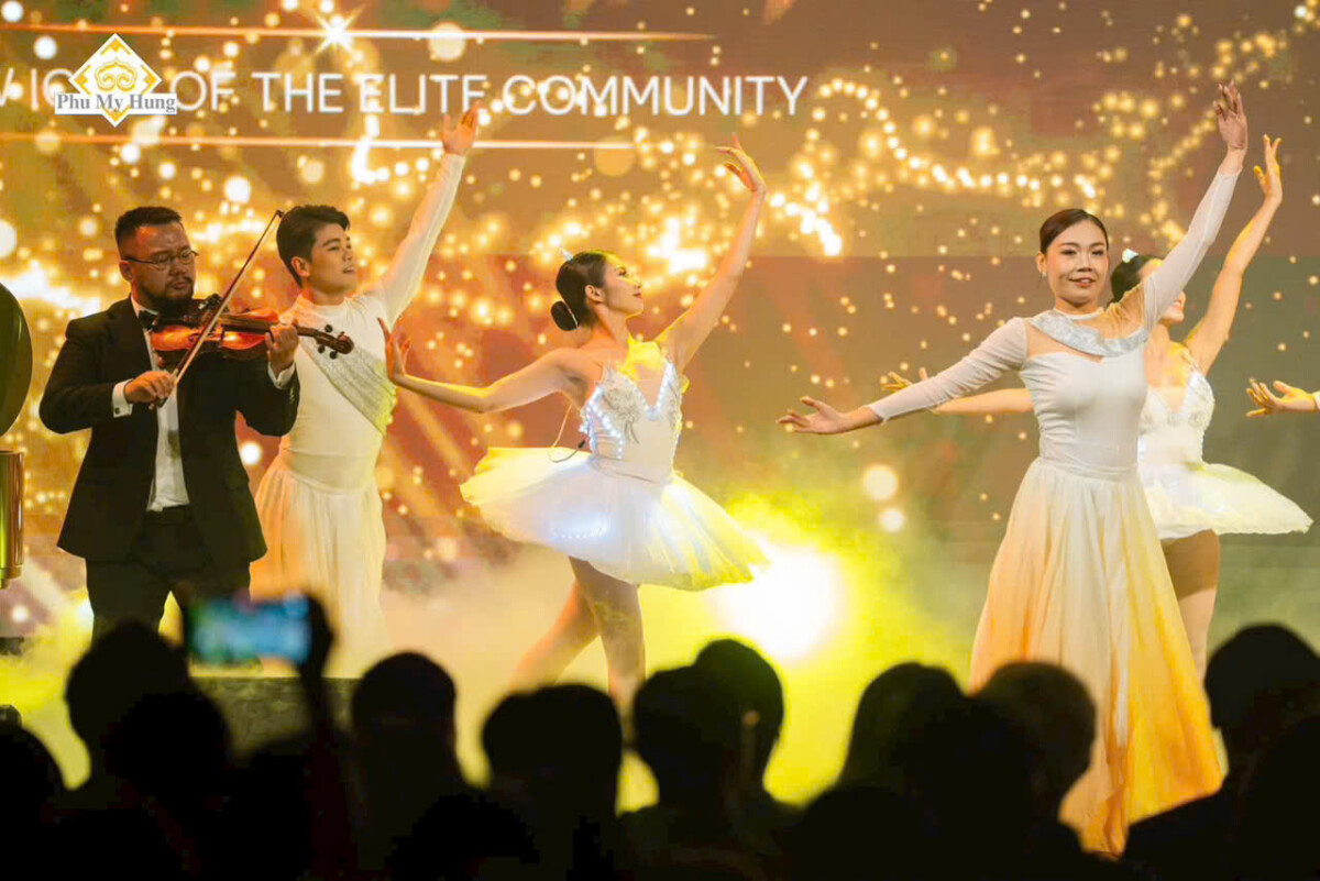 z7207126563902 cbfaff0f92853e1f4c75f8c63dfbb270 - The Regency - Khoảnh khắc " Vi&ecirc;n ngọc trai đen" tỏa s&aacute;ng