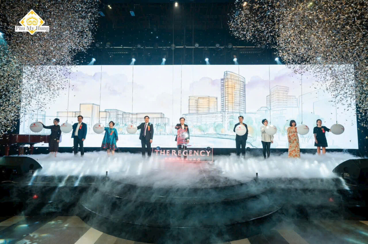 z7207126588306 9fc1bd59e0f4e70cc7b10e3061687d80 - The Regency - Khoảnh khắc " Vi&ecirc;n ngọc trai đen" tỏa s&aacute;ng