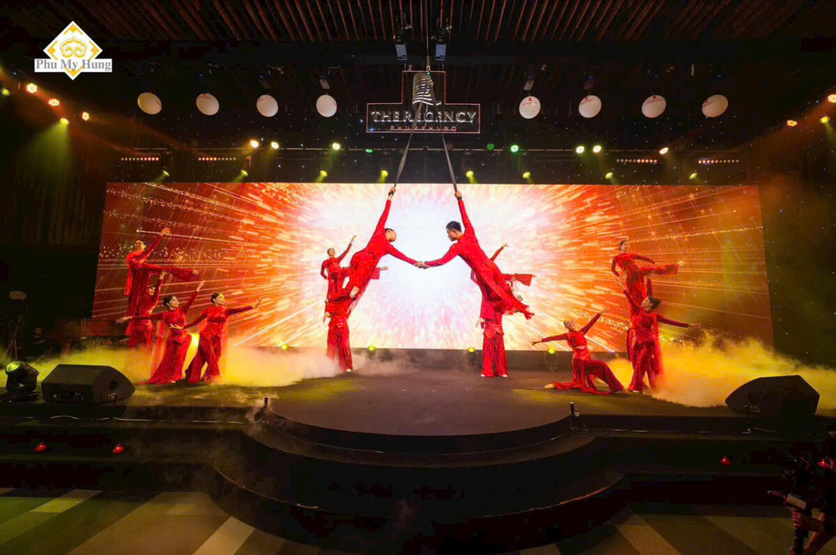 z7207126613880 d6040c7ce62153539a746e1e96288ea9 - The Regency - Khoảnh khắc " Vi&ecirc;n ngọc trai đen" tỏa s&aacute;ng