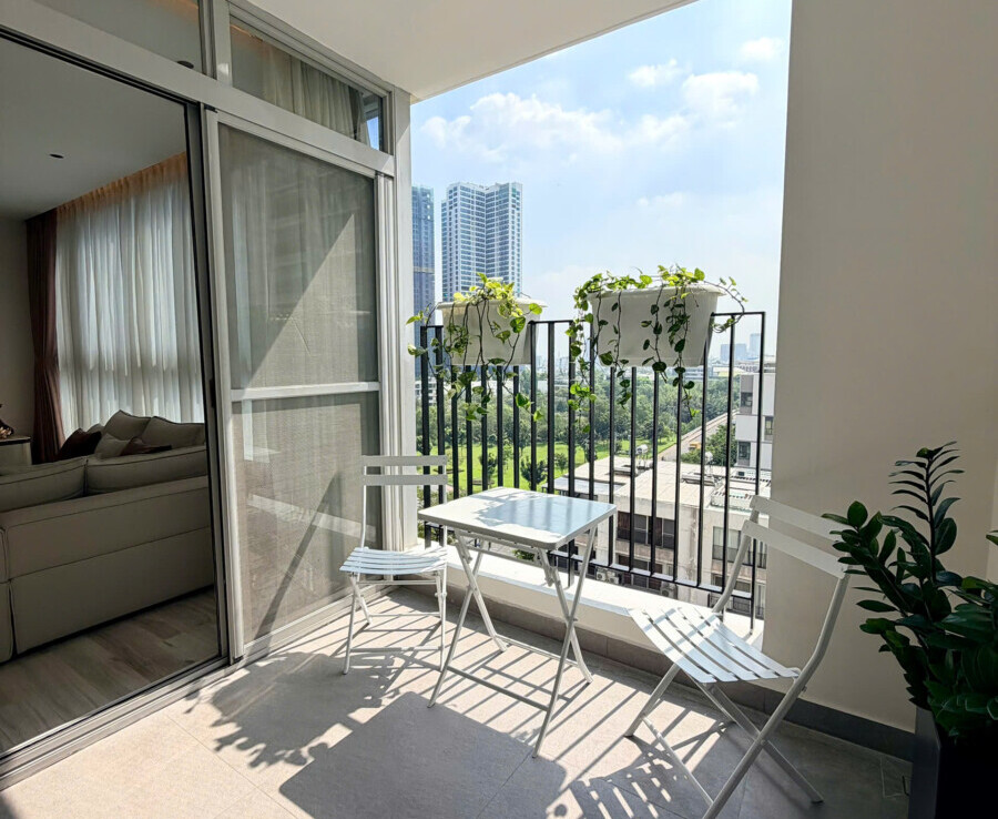 balcony can ho ban 1 900x738 - Giá mua bán căn hộ 3pn tòa C chung cư Star Hill phường Tân Mỹ T1/2026