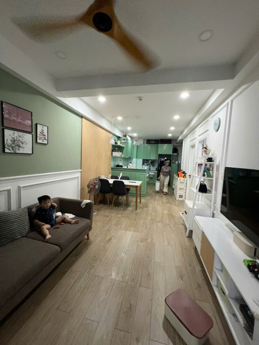 ban can ho Saigon South Residences 11 1 - Bán căn hộ Saigon South Residences. DT 71m2 Nhà đẹp- Đầy đủ nội thất- 2 Phòng-2wc- Lầu trung- View nam- Giá 5.6 Tỷ