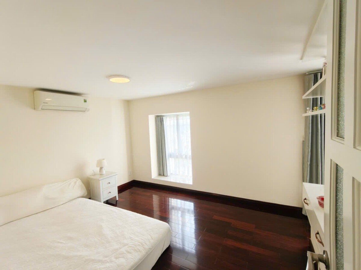 ban can ho duplex sky garden 1 3 - Bán căn Duplex Sky Garden 1. Tổng diện tích 131m2 Thiết kế 3 Phòng-2wc- Nội thất như hình- View nam mát mẻ- Giá 7.850 Tỷ