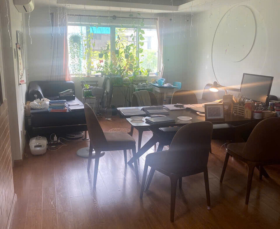 ban can ho hung vuong 2 1 900x738 - Bán căn hộ Hưng Vượng 2. DT 70m2 Nhà thiết kế 2 Phòng ngủ-1wc Nội thất đầy đủ- View hướng Nam- Giá tốt 4.350 Tỷ