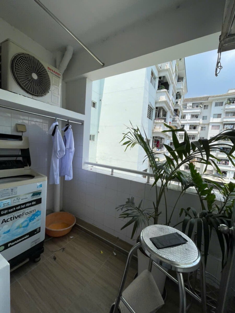 ban can ho hung vuong 3 3 - Bán căn hộ Hưng Vượng 3. DT 70m2 Thiết kế 2 Phòng ngủ-1wc- Nhà đẹp- sẵn hợp đồng thuê 12 Triệu. Giá bán 4.380 Tỷ