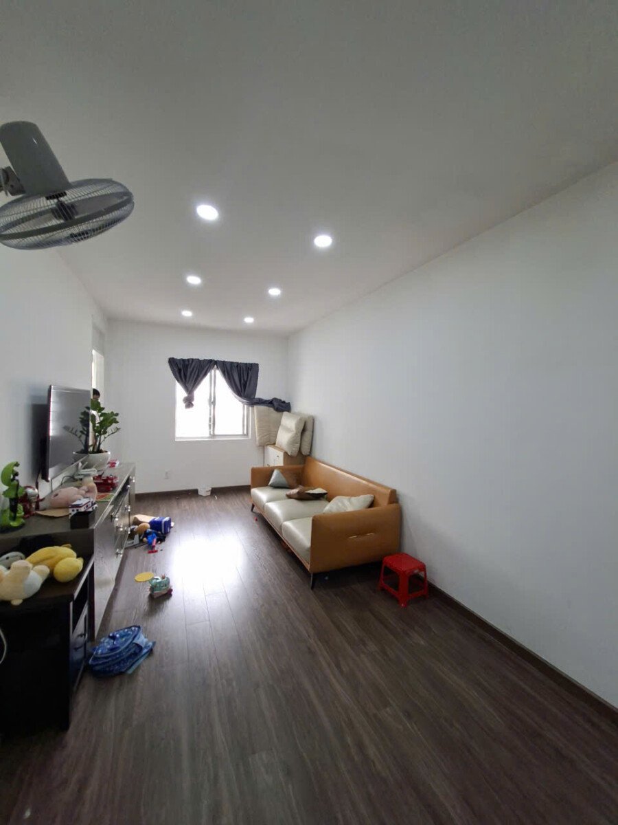 ban can ho hung vuong 3 7 1 - Bán căn hộ Hưng Vượng 3. DT 70m2 Thiết kế 2 Phòng ngủ-2wc Hiện đang cho thuê 12 Triệu/Tháng. Giá bán 4.350 Tỷ