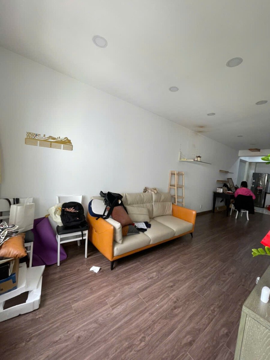 ban can ho hung vuong 3 7 - Bán căn hộ Hưng Vượng 3. DT 70m2 Thiết kế 2 Phòng ngủ-1wc- Nhà đẹp- sẵn hợp đồng thuê 12 Triệu. Giá bán 4.380 Tỷ