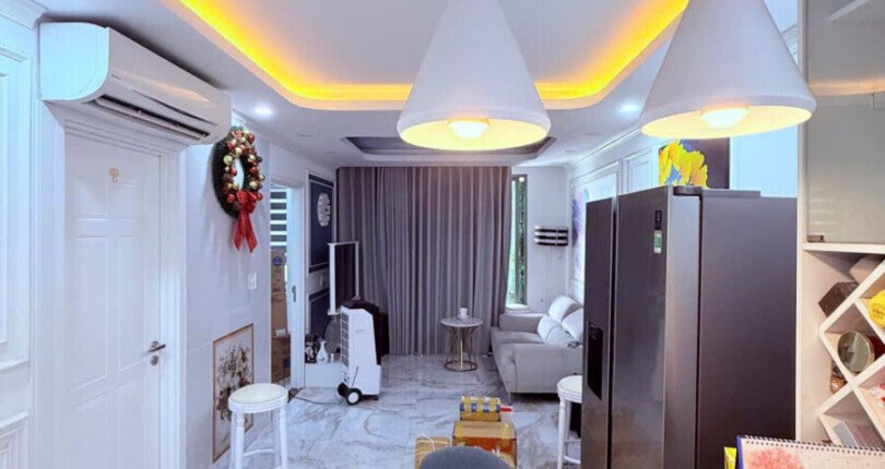 Bán căn hộ Saigon South Residences. DT 71m2 Lầu trung- thiết kế 2 Phòng-2wc- Nội thất đầy đủ- Giá bán 5.6 Tỷ