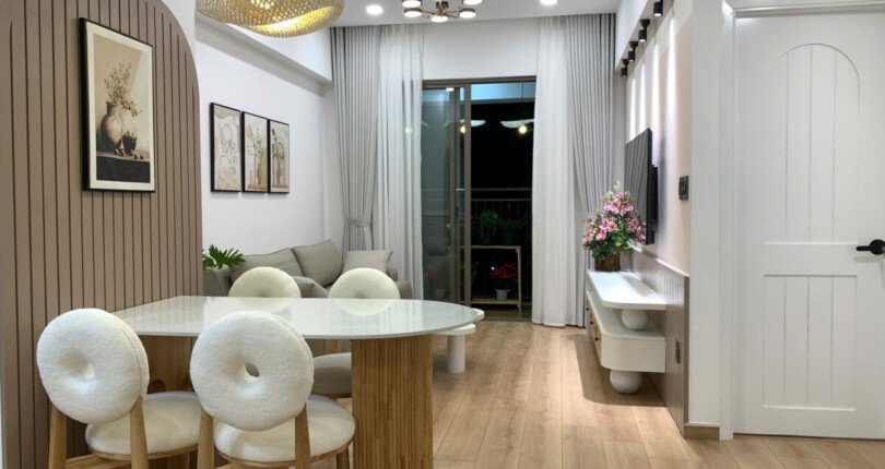Cần bán gấp căn hộ Saigon South residences. Căn góc 75m2 Lầu cao- View đẹp- 2 Phòng ngủ-2wc- Nội thất mới 100%. Giá 6.5 Tỷ