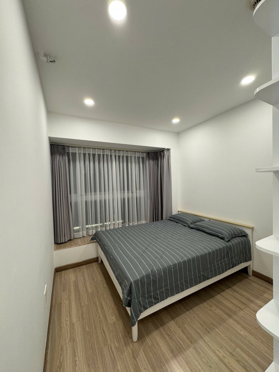 ban can ho scenic valley 1 6 - Bán gấp căn hộ Scenic Valley 1. DT 71m2 Nhà đẹp- tone trắng- 2 Phòng-2wc- sổ sẵn công chứng nhanh. Giá 6.550 Tỷ