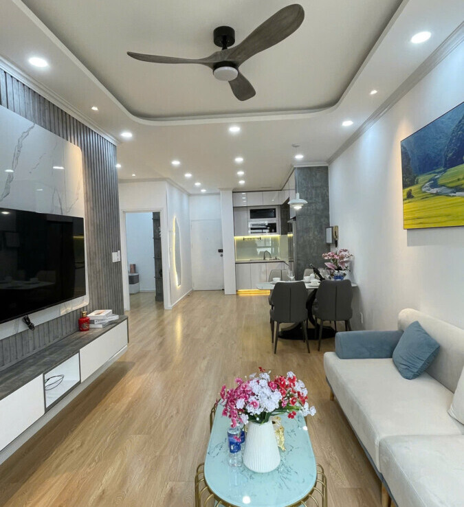 ban can ho sky garden 1 11 675x738 - Bán căn hộ đẹp tại Sky Garden 2. DT 71m2 Nhà đẹp- 2 Phòng ngủ- 1wc- Nội thất đầy đủ như hình- Giá bán 5.2 Tỷ