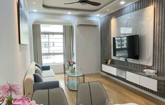 Bán căn hộ đẹp tại Sky Garden 2. DT 71m2 Nhà đẹp- 2 Phòng ngủ- 1wc- Nội thất đầy đủ như hình- Giá bán 5.2 Tỷ