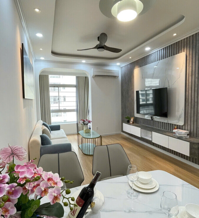 ban can ho sky garden 1 12 675x738 - Bán căn hộ đẹp tại Sky Garden 2. DT 71m2 Nhà đẹp- 2 Phòng ngủ- 1wc- Nội thất đầy đủ như hình- Giá bán 5.2 Tỷ