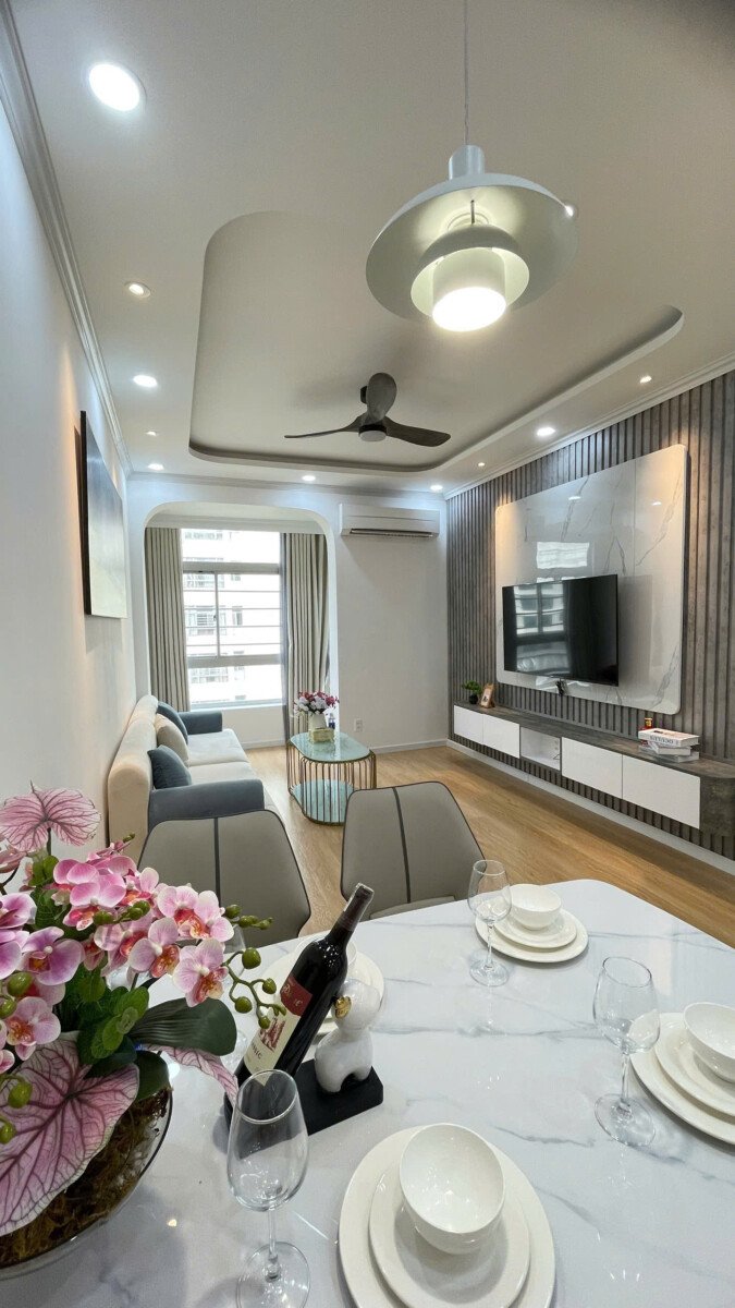 ban can ho sky garden 1 12 - Bán căn hộ đẹp tại Sky Garden 2. DT 71m2 Nhà đẹp- 2 Phòng ngủ- 1wc- Nội thất đầy đủ như hình- Giá bán 5.2 Tỷ