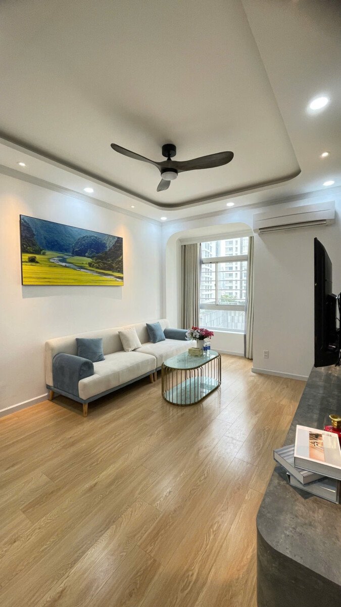 ban can ho sky garden 1 9 - Bán căn hộ đẹp tại Sky Garden 2. DT 71m2 Nhà đẹp- 2 Phòng ngủ- 1wc- Nội thất đầy đủ như hình- Giá bán 5.2 Tỷ