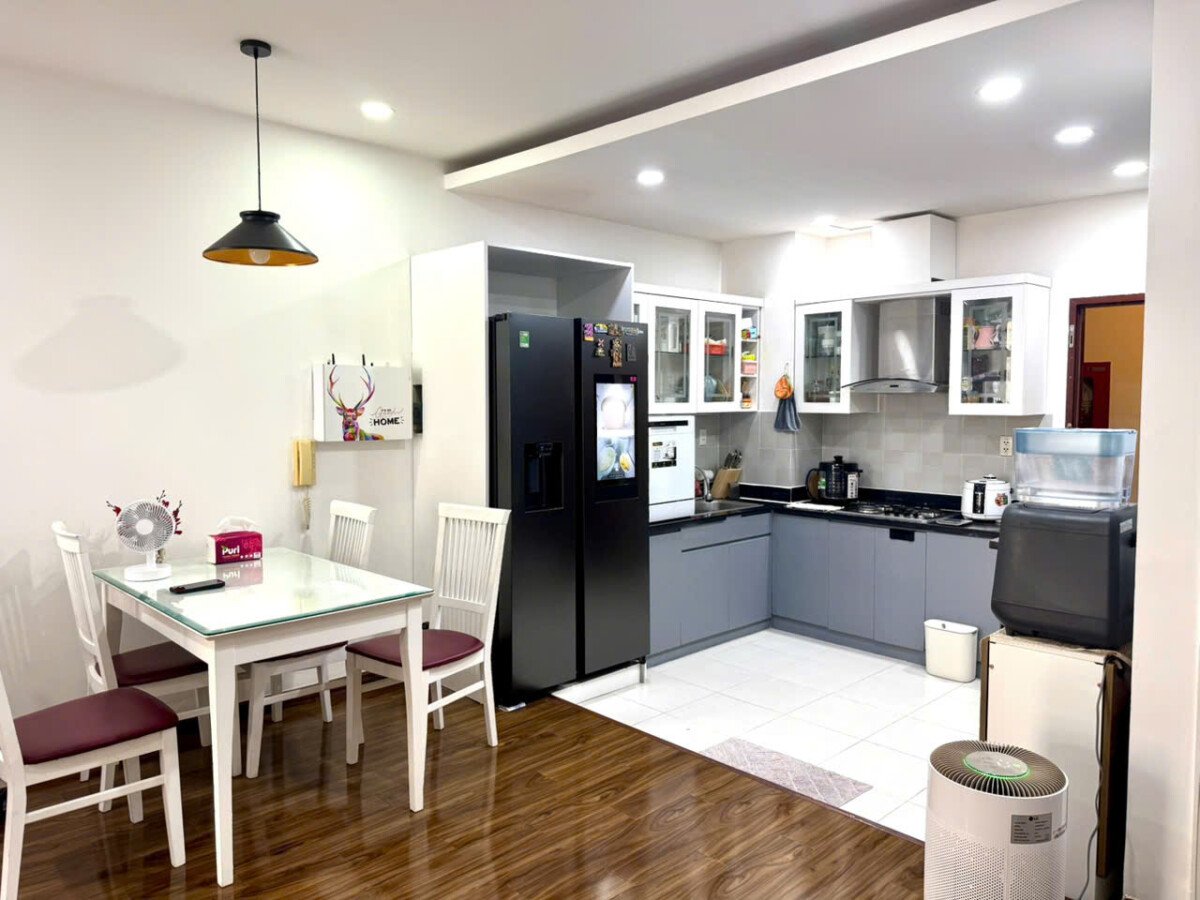 ban can ho sky garden 2 1 1 - Bán căn hộ Sky Garden 2- DT 71m2 Nhà đẹp- Nội thất đầy đủ- Block trung tâm- 2 phòng-1wc- Giá bán 4.9 Tỷ