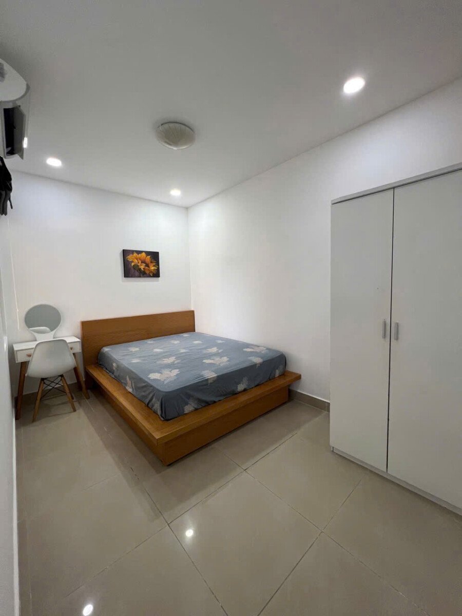 ban can ho sky garden 2 4 4 - Bán căn hộ Sky Garden 2. DT 71m2 Thiết kế 2 Phòng ngủ-1wc- View thoáng- Đang cho thuê 12 Triệu/Tháng. Giá 4.990 Tỷ