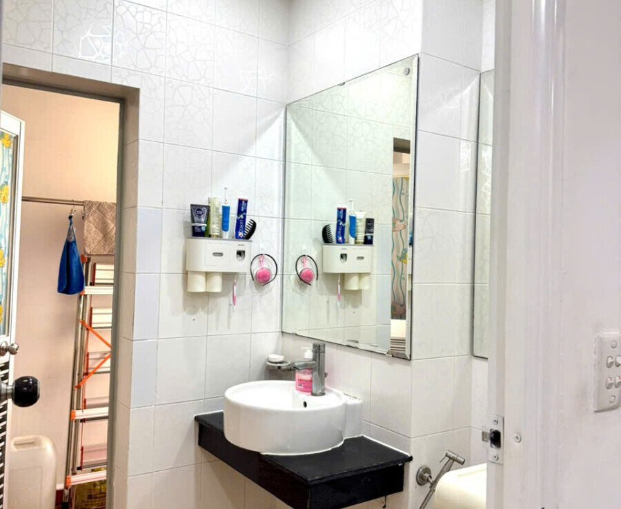 ban can ho sky garden 2 5 1 900x738 - Bán căn hộ Sky Garden 2- DT 71m2 Nhà đẹp- Nội thất đầy đủ- Block trung tâm- 2 phòng-1wc- Giá bán 4.9 Tỷ