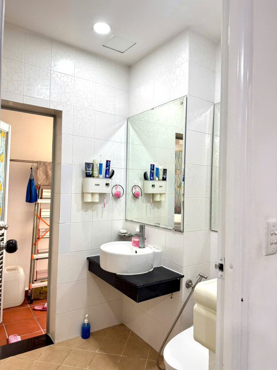 ban can ho sky garden 2 5 1 - Bán căn hộ Sky Garden 2- DT 71m2 Nhà đẹp- Nội thất đầy đủ- Block trung tâm- 2 phòng-1wc- Giá bán 4.9 Tỷ