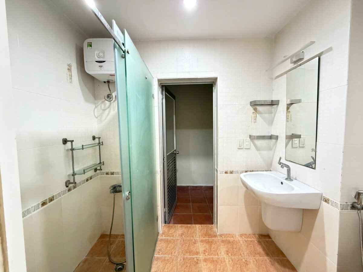 ban can ho sky garden 2 6 - Bán căn hộ Sky Garden 2. DT 71m2 Nhà đẹp- Thiết kế 2 Phòng-1wc- Đầy đủ nội thất như hình- Giá 5.150 Tỷ