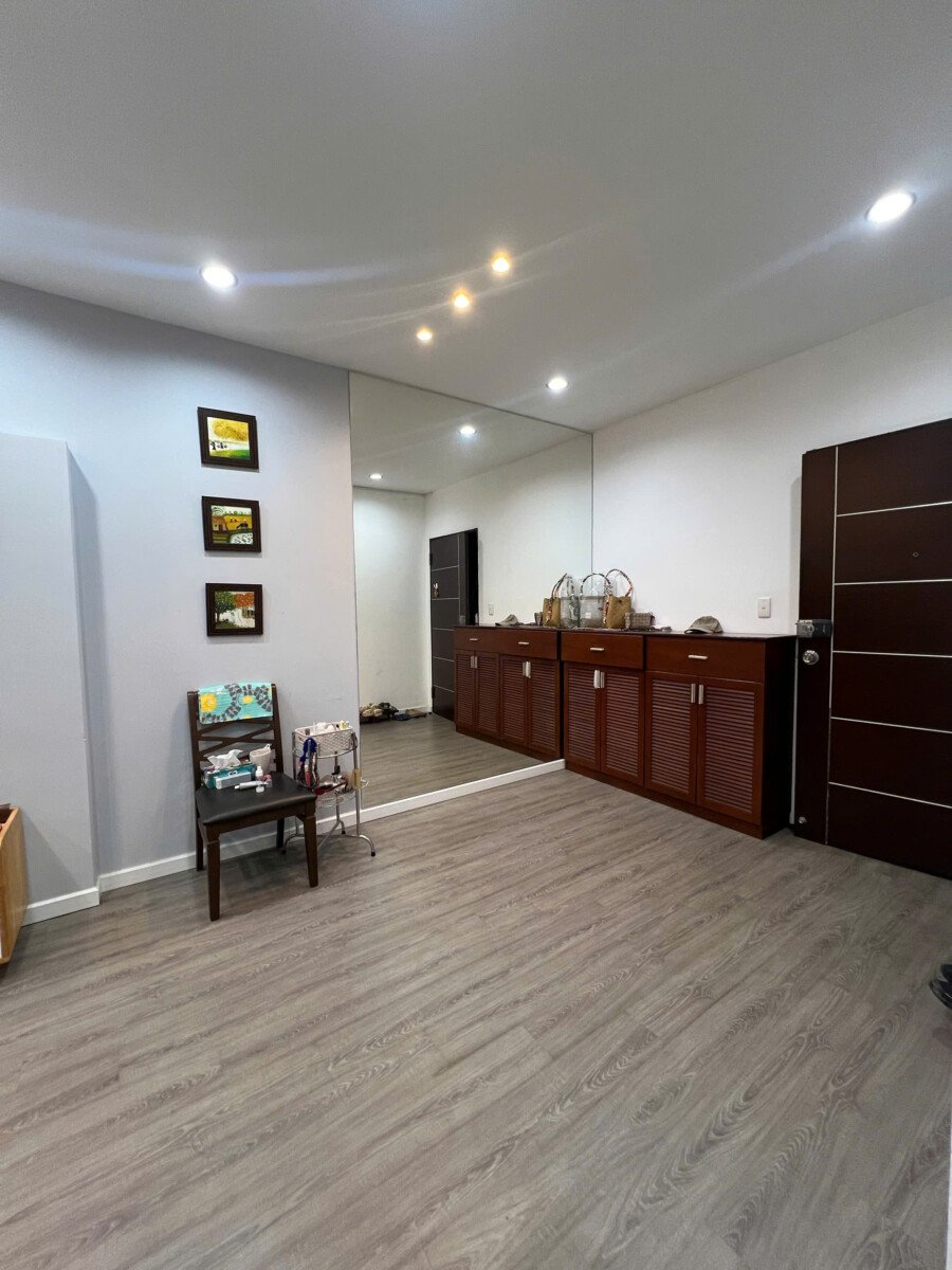 ban can ho sky garden 3 4 1 - Bán nhanh căn hộ Sky garden 3. DT 56m2 Nhà đẹp- 2 Phòng-1wc- Đang cho thuê 12 triệu. Giá bán chỉ 4.350 Tỷ