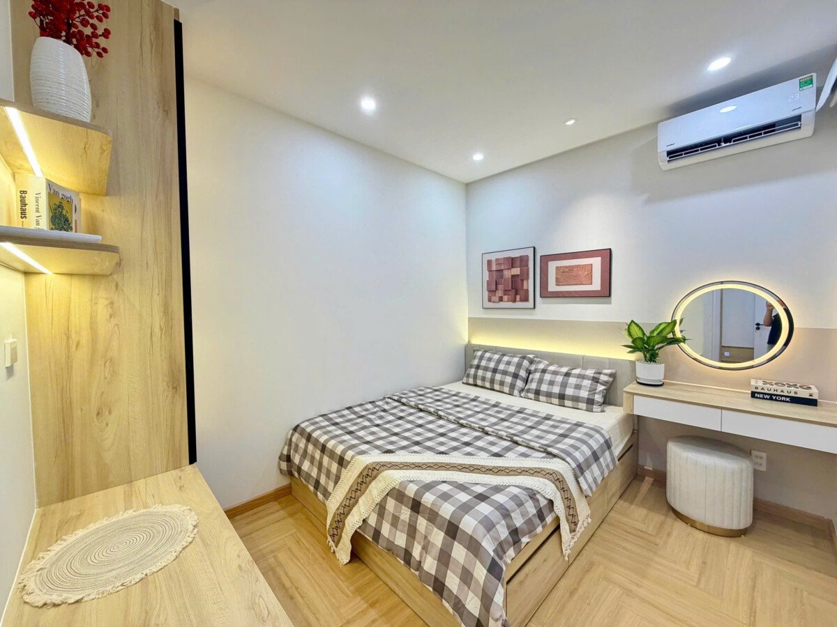ban can ho sky garden 3 8 8 - Bán căn hộ đẹp tại Sky Garden 3. DT 70m2 Nội thất cao cấp- thiết kế 3 Phòng-2wc- Cửa nam view bắc- Giá bán 6.550 Tỷ
