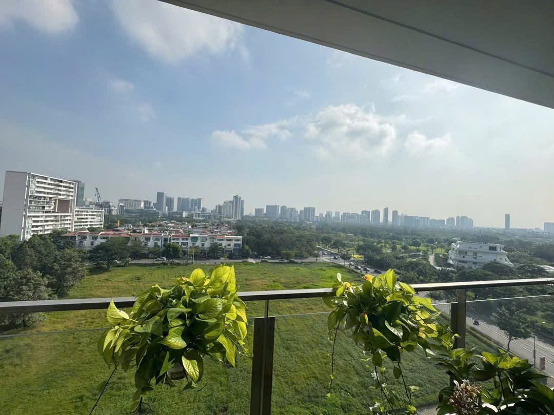 ban cong thu hai lien ke cong vien va ben du thuyen - Giá mua bán căn hộ 3pn tòa O chung cư The Panorama phường Tân Hưng T12/2025