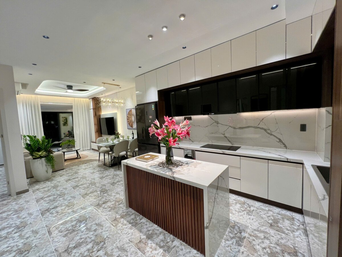 bep can ho ban 22 - Bán nhanh căn hộ chung cư Sky Garden 1, diện tích 100m2, 03pn, giá 8.6 tỷ, nội thất cao cấp.