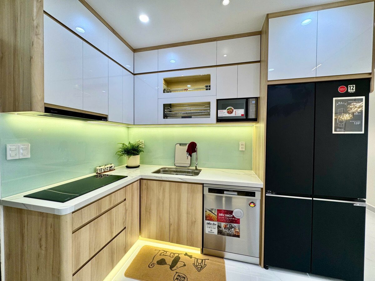 bep can ho can ban gap 1 - Bán căn hộ chung cư Sky Garden 3, diện tích 71m2, 03pn, nhà đẹp, nội thất mới 100%, giá bán 6,550 tỷ.