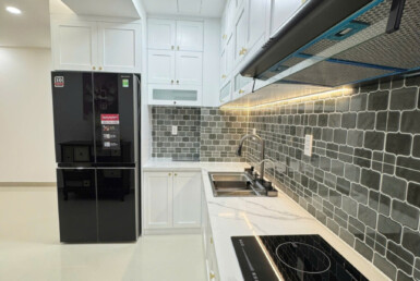 bep can ho can cho thue 385x258 - Chỉ với 6.150 tỷ, sở hữu căn hộ 03pn, trung tâm Phú Mỹ Hưng, nội thất đẹp, nhà có hợp đồng thuê cao.